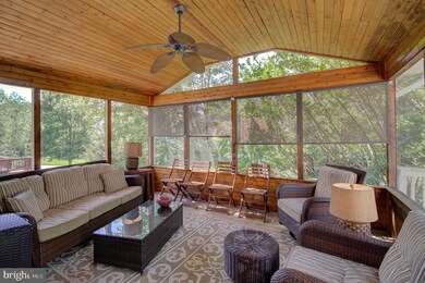 8807 Country Oak Dr, Odenton, MD 21113 - photo 3