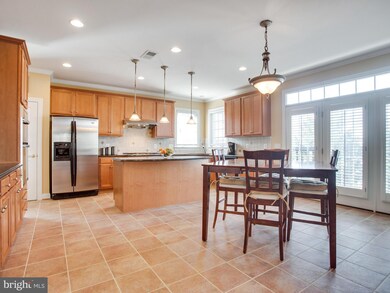 9202 Treasure Oak Ct, Lorton, VA 22079 - photo 6