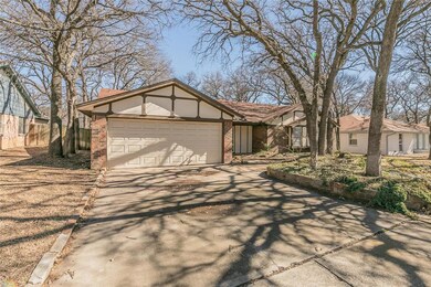 2924 Ridgewood Dr, Hurst, TX 76054 - photo 3