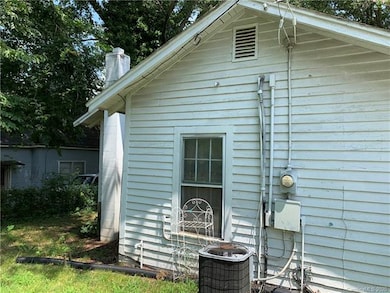 340 S Race St, Statesville, NC 28677 - photo 3