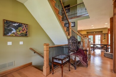 006-Foyer-1903176-large