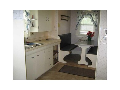 Kitchen. Eat in kitchen