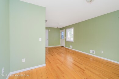 321 Sheldon Ave, Staten Island, NY 10312 - photo 2