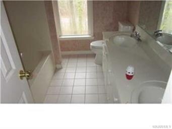 BATHROOM 1