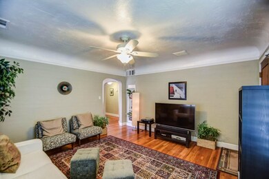 family room 3