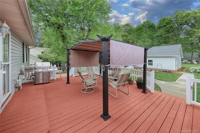 136 Eastwood Dr, Statesville, NC 28625 - photo 5