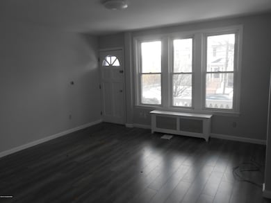 514 Sarah St unit First Floor, Stroudsburg, PA 18360 - photo 2