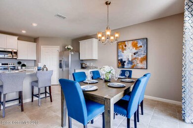 CALI-small-004-3-Dining Room-666x444-72d