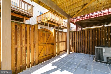 43739 Clear Lake Square, Ashburn, VA 20147 - photo 4