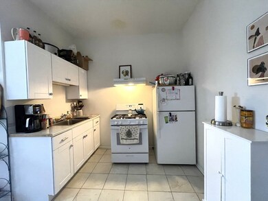 3 Cedar Square unit 2, Cambridge, MA 02140 - photo 2