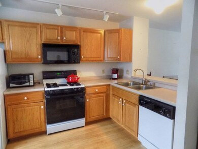 69 Joy Dr unit H4, South Burlington, VT 05403 - photo 6