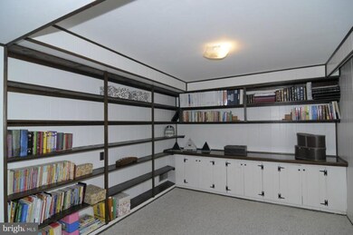 8024 Cindy Ln, Bethesda, MD 20817 - photo 7