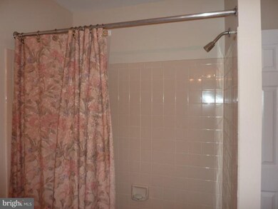 13441 Marble Rock Dr, Chantilly, VA 20151 - photo 4