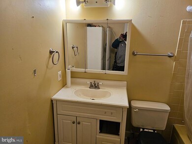 229 W Clayton Ave, Clayton, NJ 08312 - photo 7