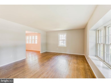 926 Locksley Ln, West Deptford, NJ 08096 - photo 4