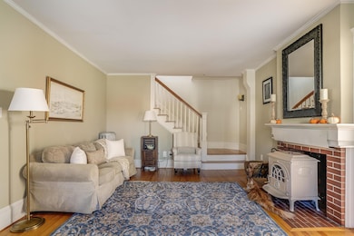 10 Zellwood St, Nashua, NH 03060 - photo 4