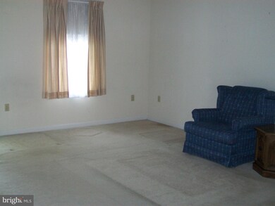 288 Duke Cir, Strasburg, VA 22657 - photo 3