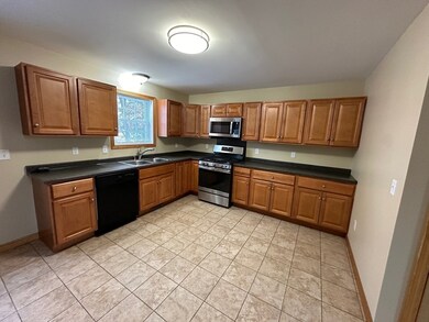 68 Biddle St, Springfield, MA 01129 - photo 4