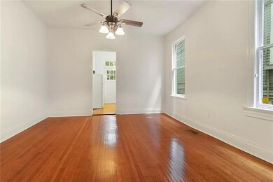 SPACIOUS DINING ROOM WITH LOADS OF NATURAL LIGHT L