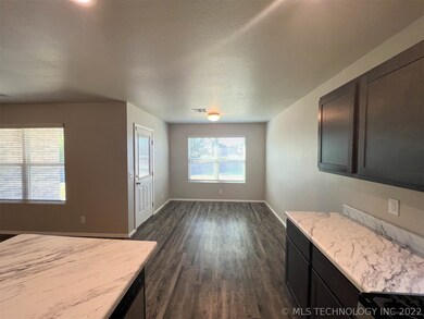 1800 S 11th St, Broken Arrow, OK 74012 - photo 5