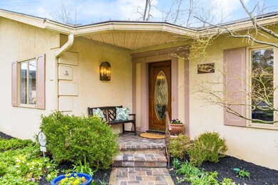 370 Naiche Ct, Columbus, OH 43213 - photo 2