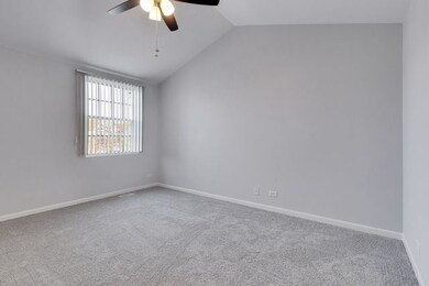 1002 Viewpoint Dr unit 1002, Lake In the Hills, IL 60156 - photo 4