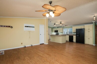 007-120_east_lynn_st_5_28_21-highrez.jpg
