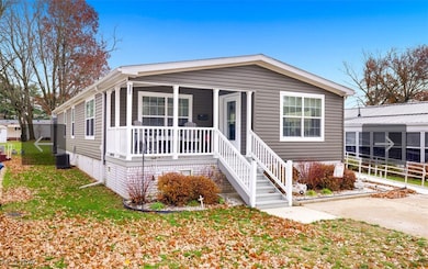 32 C St SW, Navarre, OH 44662 - photo 3