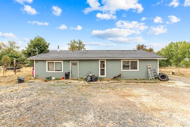 11599 Blackwell Rd, Central Point, OR 97502 - photo 3