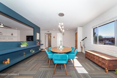 Living Dining looking to Entry
