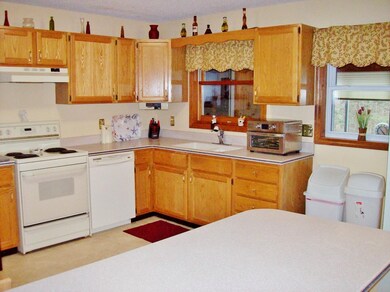 8 Gorham Heights Rd, Gorham, NH 03581 - photo 2