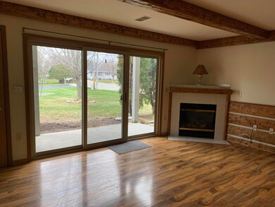 976 Roseland Dr unit 2, Kewaskum, WI 53040 - photo 3