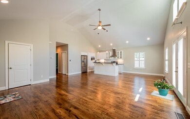 1407 Oneal Rd, Hixson, TN 37343 - photo 7