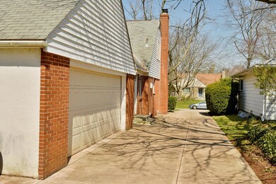 driveway entrance