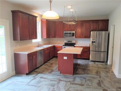 205 Wickersham Dr, Statesville, NC 28625 - photo 5