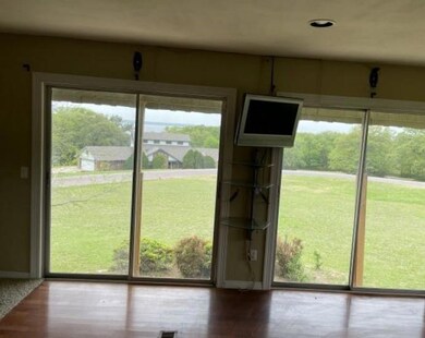 LIVING AND EATING AREA
