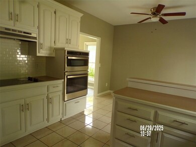 608 S Locust St, Ottawa, KS 66067 - photo 6