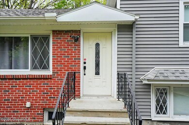 18-5 Nicholas Ave-18