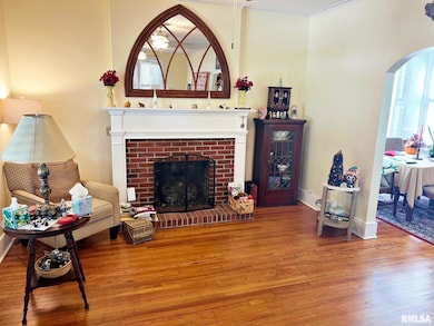 610 Metropolis St, Metropolis, IL 62960 - photo 2