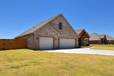 1311 Dahlia Ln, Cache, OK 73527 - photo 2