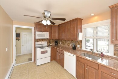 Kitchen - fully applianced with ceiling fan