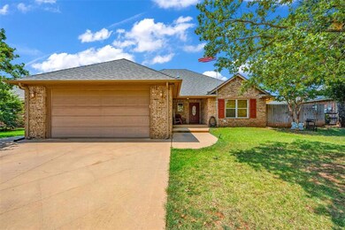 3405 Crownoaks Dr, Duncan, OK 73533 - photo 3
