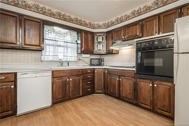 128 Edgemont Dr, New Albany, IN 47150 - photo 6