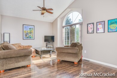 365 River Place unit 9, Lowell, MI 49331 - photo 3