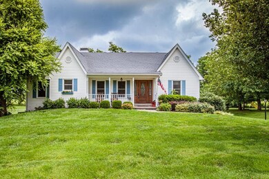 336 Farmbrook Cir, Frankfort, KY 40601 - photo 2