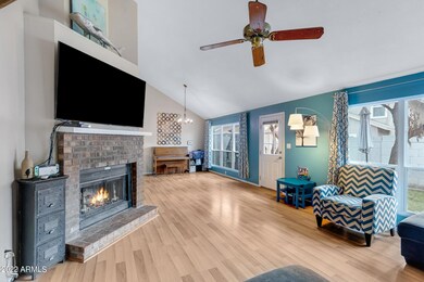 3841 W Ivanhoe St-11