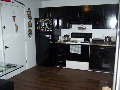 4 Park Avenue Place unit 2, Worcester, MA 01603 - photo 2