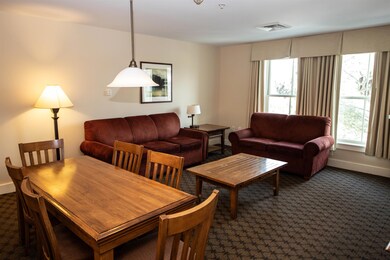 602/604 Qtr I V Adams House, Ludlow, VT 05149 - photo 4