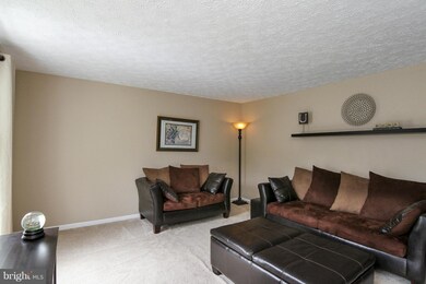 16125 Olmstead Ln, Woodbridge, VA 22191 - photo 2