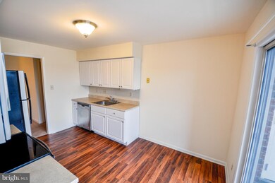 300 Chapel Ct unit 318, Walkersville, MD 21793 - photo 4